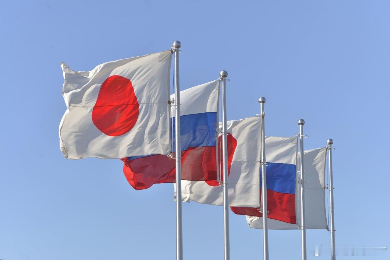 俄罗斯方面召见了日本驻莫斯科大使，此前东京对普京总统访问争议岛屿伊图鲁普岛一事表