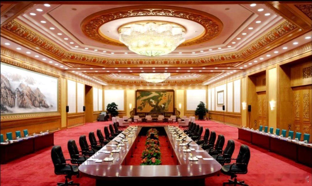 鲁比奥赫格塞思讨论会谈现场中式美学任谁来了，看到人民大会堂会议厅天花板都要夸赞一