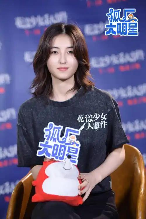 真假零零花对比：实绩派与争议体的冰火两重天

领军人物张子枫：戛纳红毯惊艳，作品