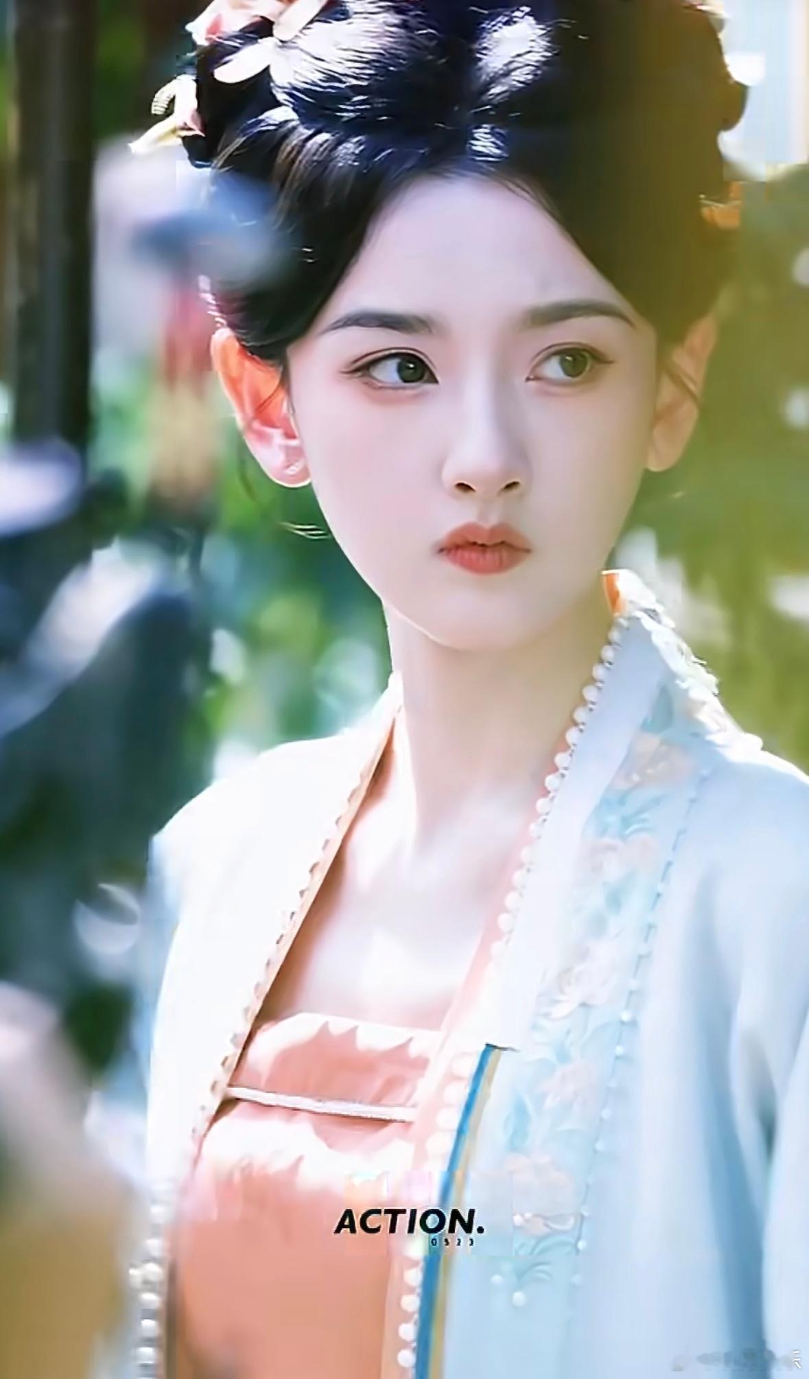 宋祖儿路透眼睛比嘴巴大 还是网友们会形容，这就是传说的樱桃小嘴吧