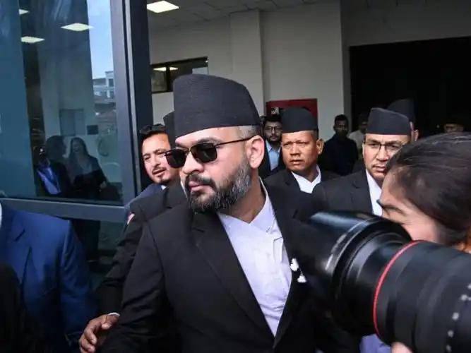 35岁前地下说唱歌手逆袭成尼泊尔新总理，打破该国政坛几十年固化格局，不仅让国内民