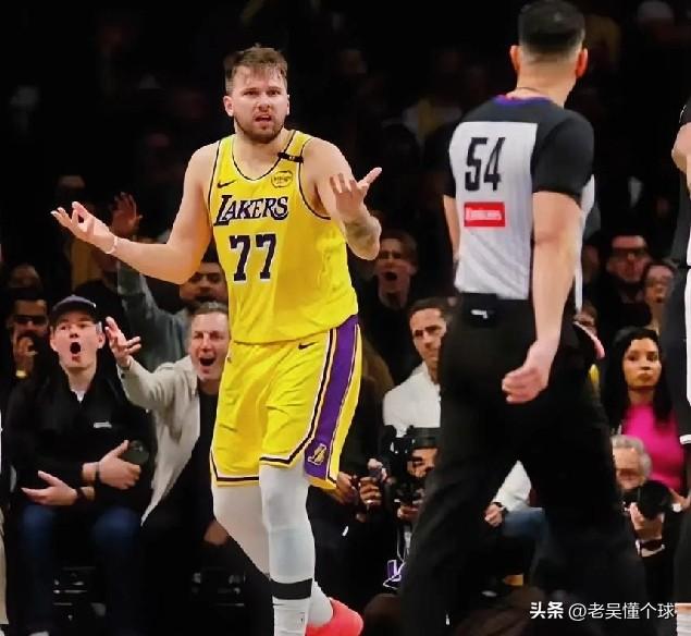 东契奇这样，季后赛里对手会针对他这点的。

东契奇的禁赛只会推迟，不会缺席，湖人