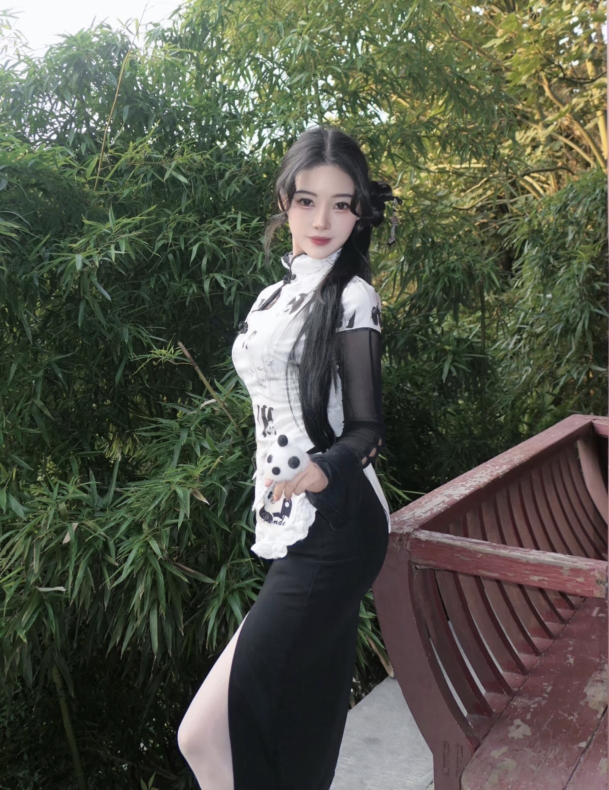 今天天空美嘛晒图笔记大赛漂亮迷人的旗袍 上了年纪的女人怎么穿搭才好 穿着旗袍上街