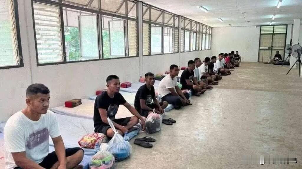 柬埔寨媒体报道，截至12月30日中午12时，18名被泰国扣押的柬埔寨士兵，未能按