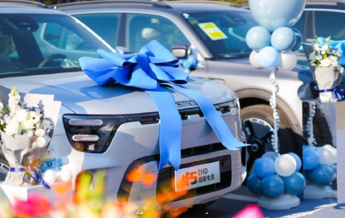 中德混血的超级电混够理想吗 一看就知道是谁了因为smart精灵5 EHD开始交车