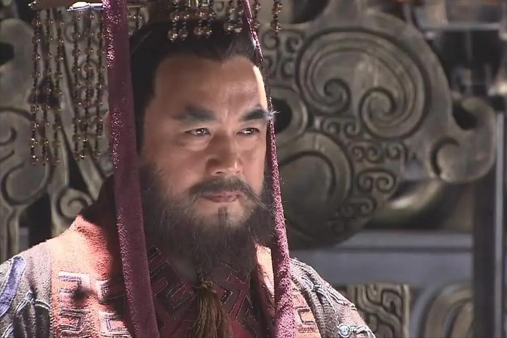 中国从公元前221年秦始皇统一六国开始，进入了漫长的封建社会。直到1912年清朝