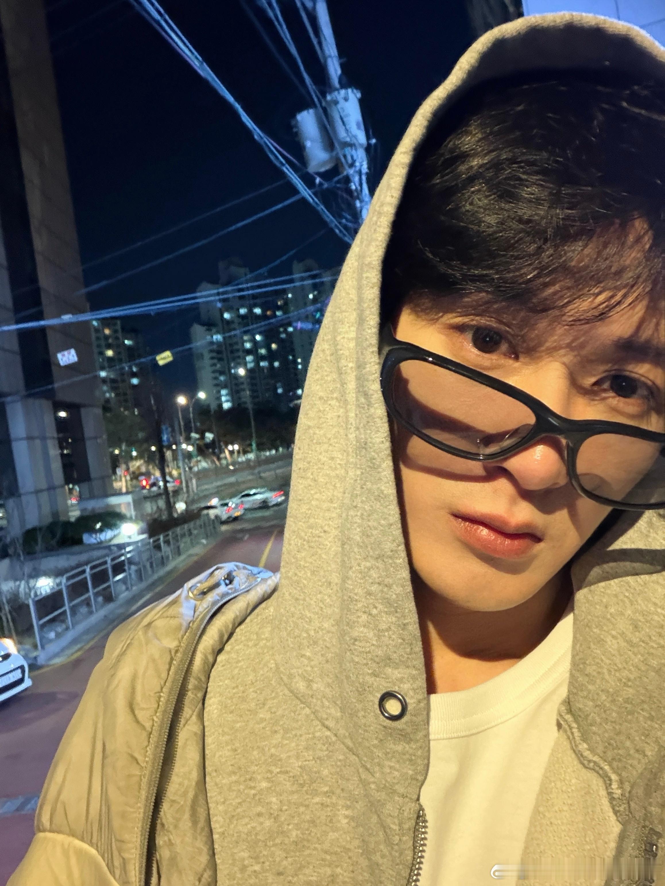 哑舍特别鸣谢檀健次 《哑舍》感谢檀健次，这让我对他们即将展开的合作充满了憧憬。檀