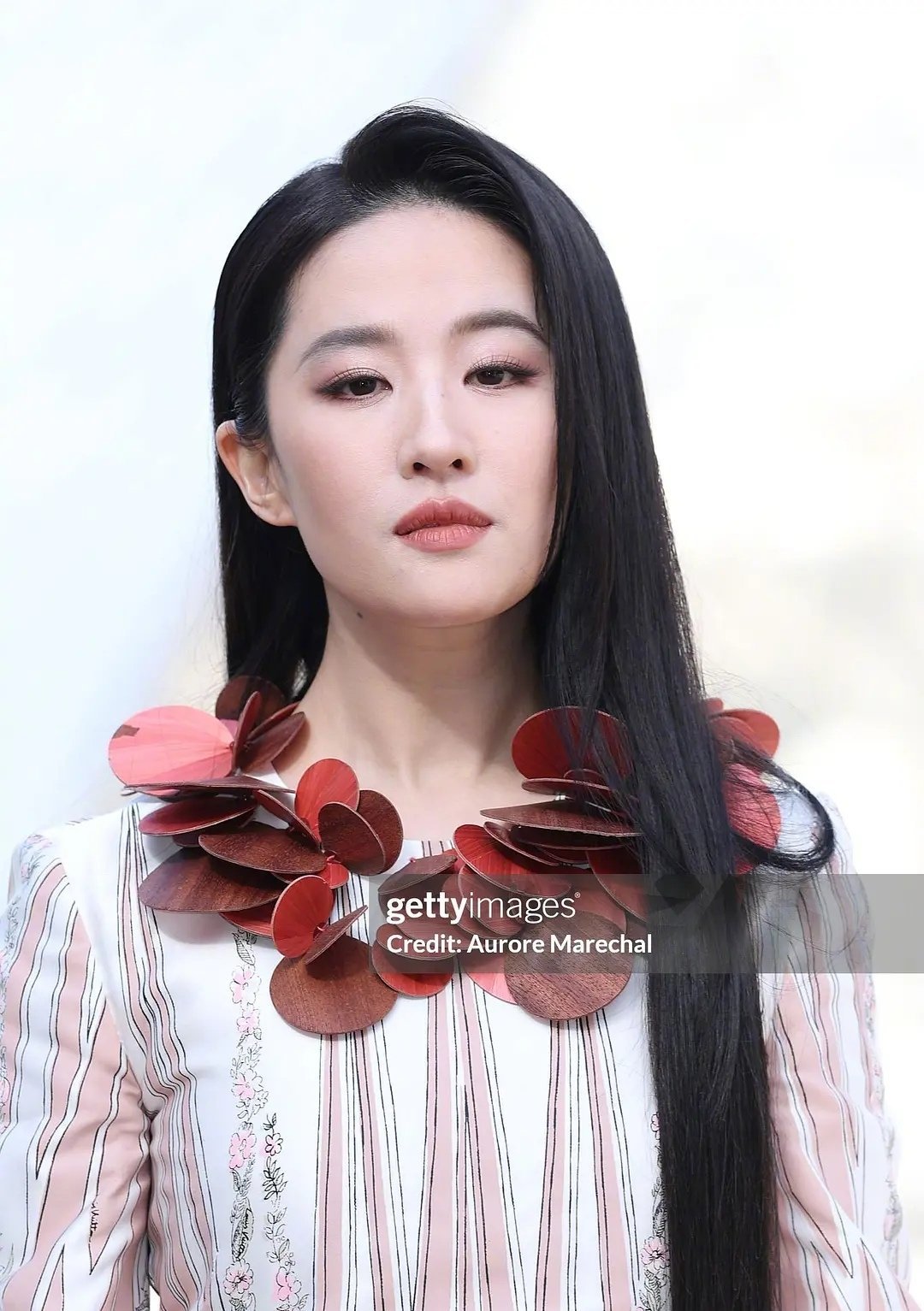 刘亦菲眼睛怎么了？ 