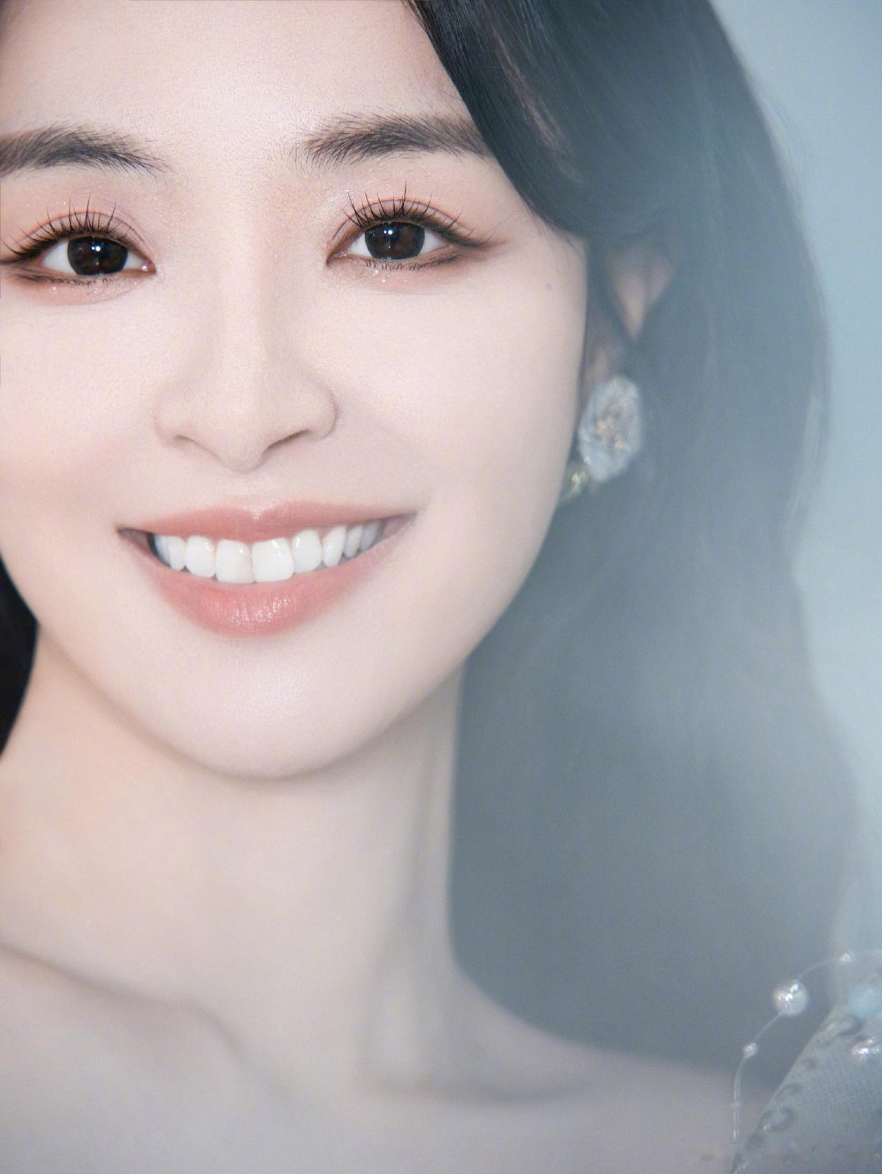 记录我的2026美女明星穿搭写真。