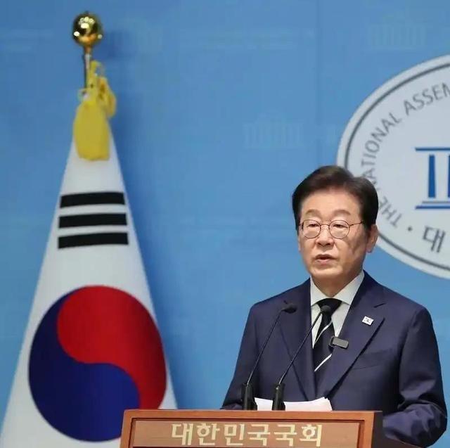 李在明一句话点醒韩国“梦中人”李在明一句“中国人不买韩货，咱为啥还要硬凑？”，最