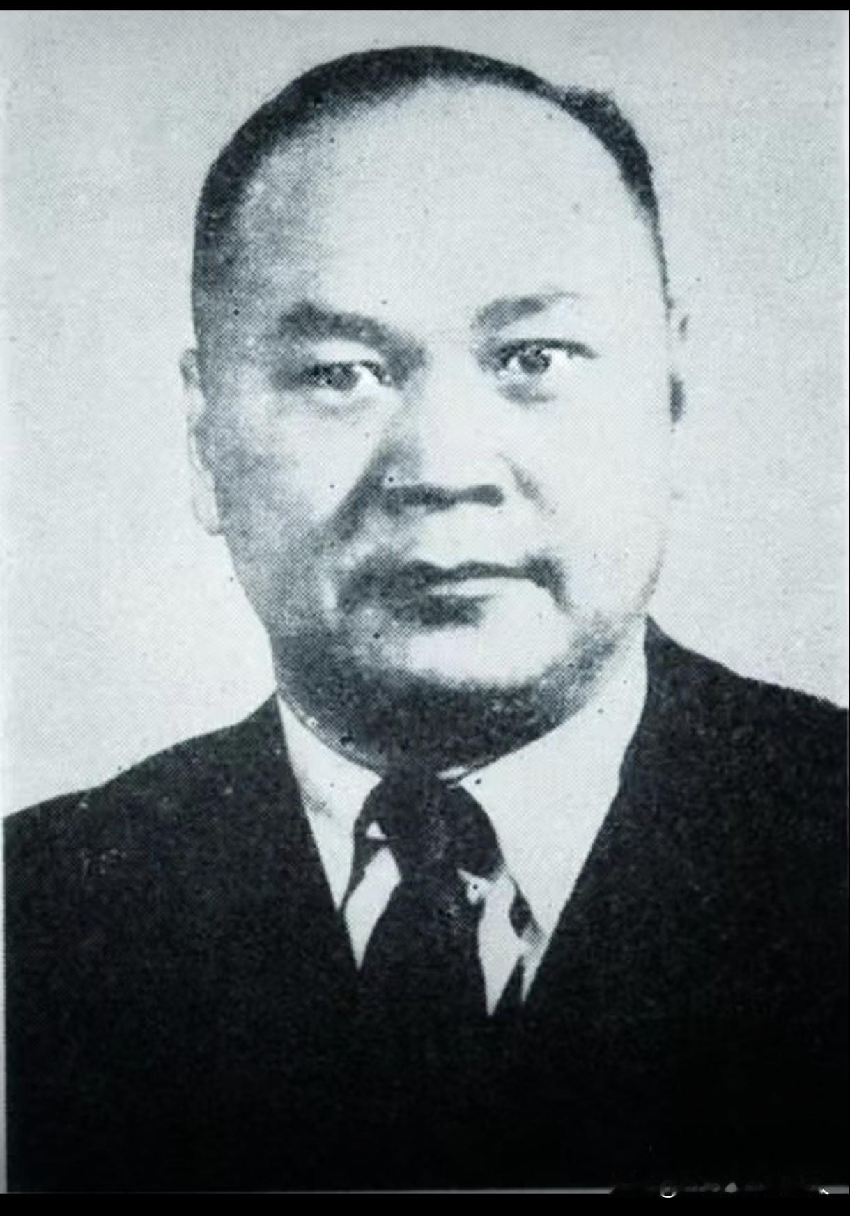 杨杰
美誉:南杨北蒋，军学泰斗
杨杰，字耿光，1888年生于于大理贫寒的游方医生