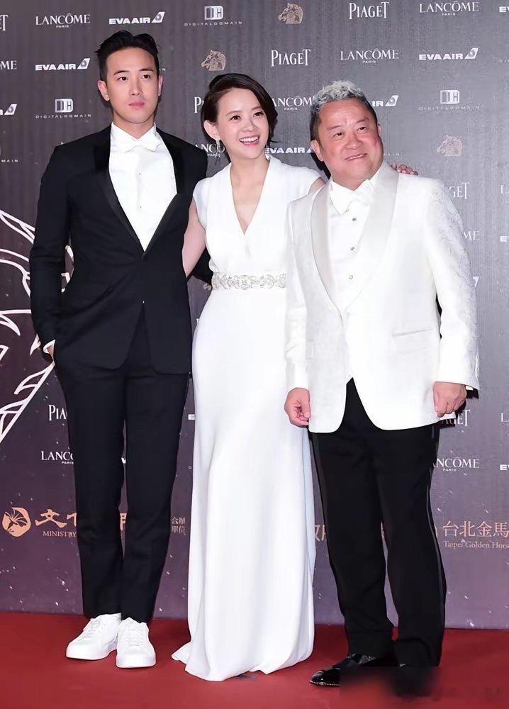 曾志伟的两个孩子，一个成了名导演，一个成了名主持。外界都说，基因强大，虎父无犬子