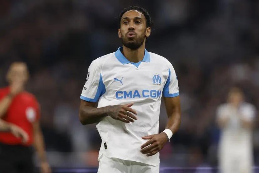 加蓬前锋奥巴梅扬近日在知名播客节目《Troopz》中坦率回顾了自己职业生涯的一段