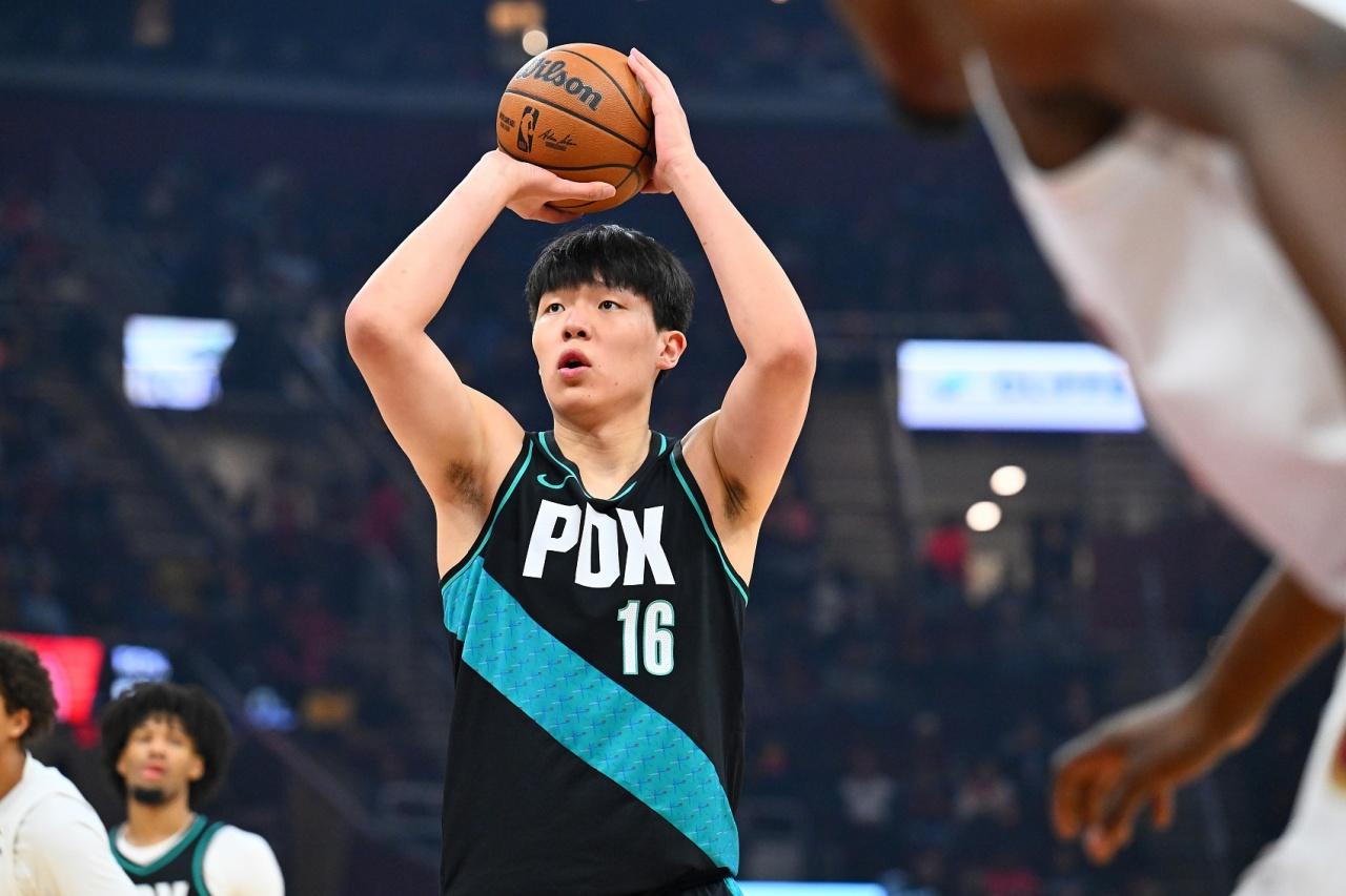 杨瀚森NBA最新消息：开拓者122:110胜强敌骑士。杨瀚森首节就获得出场！
全