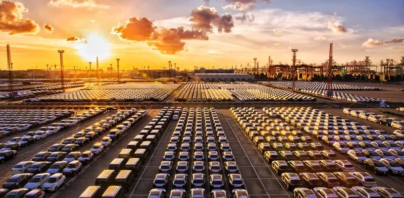 欧盟政策转向，电动车发展曙光仍在
 
近期，欧盟对2035年新车“零排放”目标的