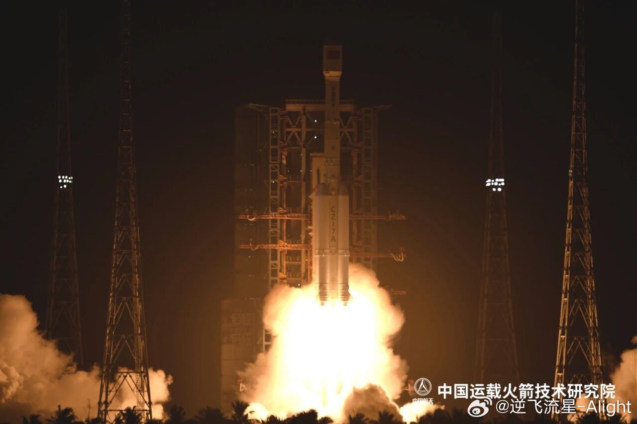 北京时间今天19时50分，长征七号甲遥二十九运载火箭在文昌航天发射场点火升空，将