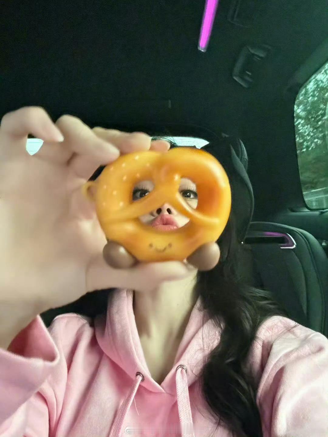 迪丽热巴还是太超前了，每次出现都是风向标[不愧是你][不愧是你][不愧是你] ​