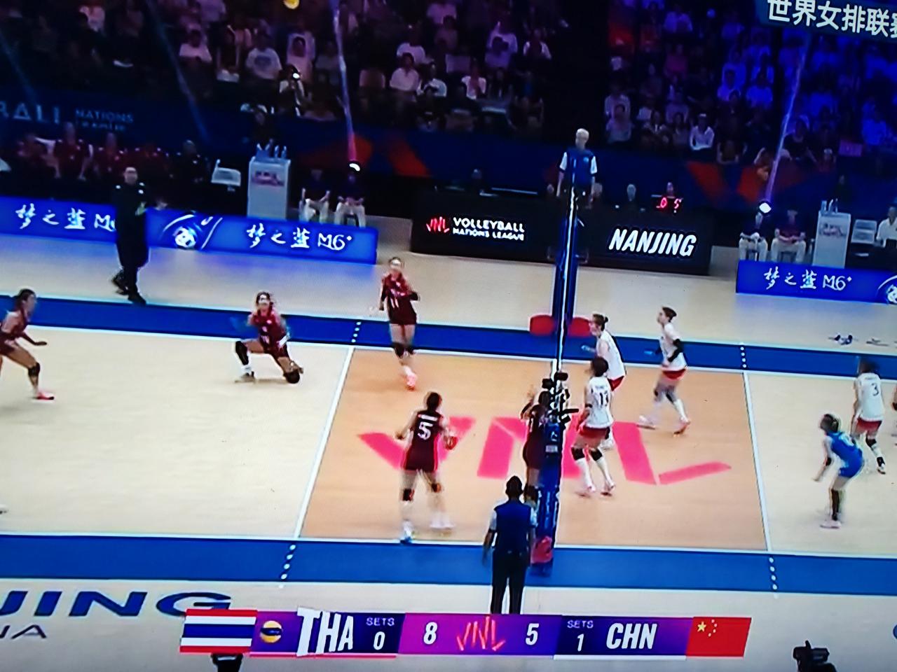 2026年女排世联赛南京站的比赛，中国女排对阵泰国女排，第一局中国女排25：24