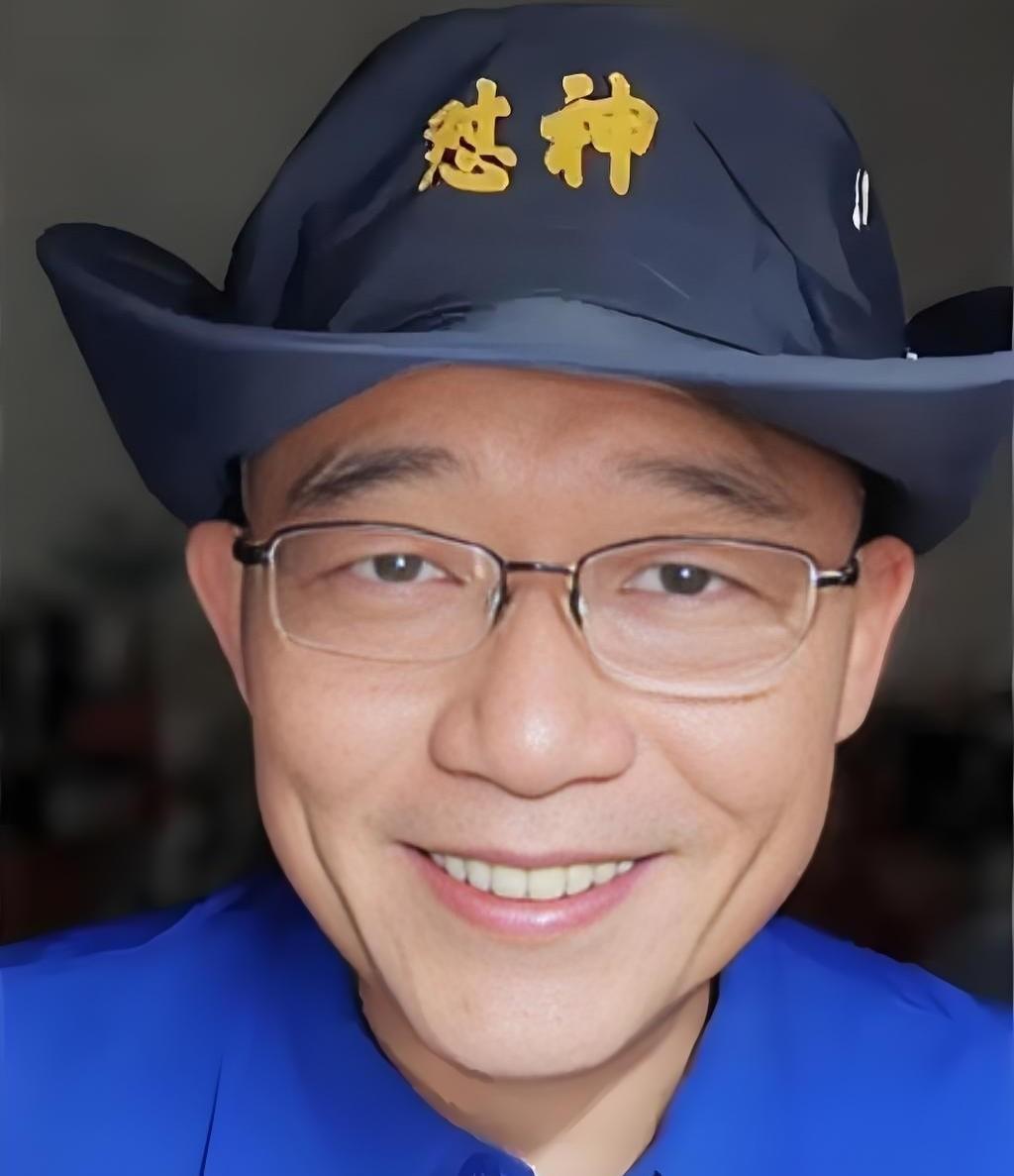 德云社内斗，比相声精彩。
郑好一句“合同工”，直接把顽皮哥钉在编外。
一个晒工牌