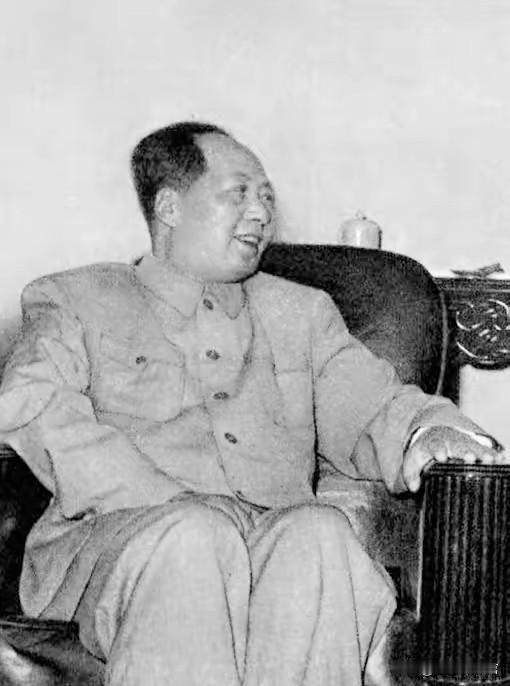 随便一坐，伟人一个