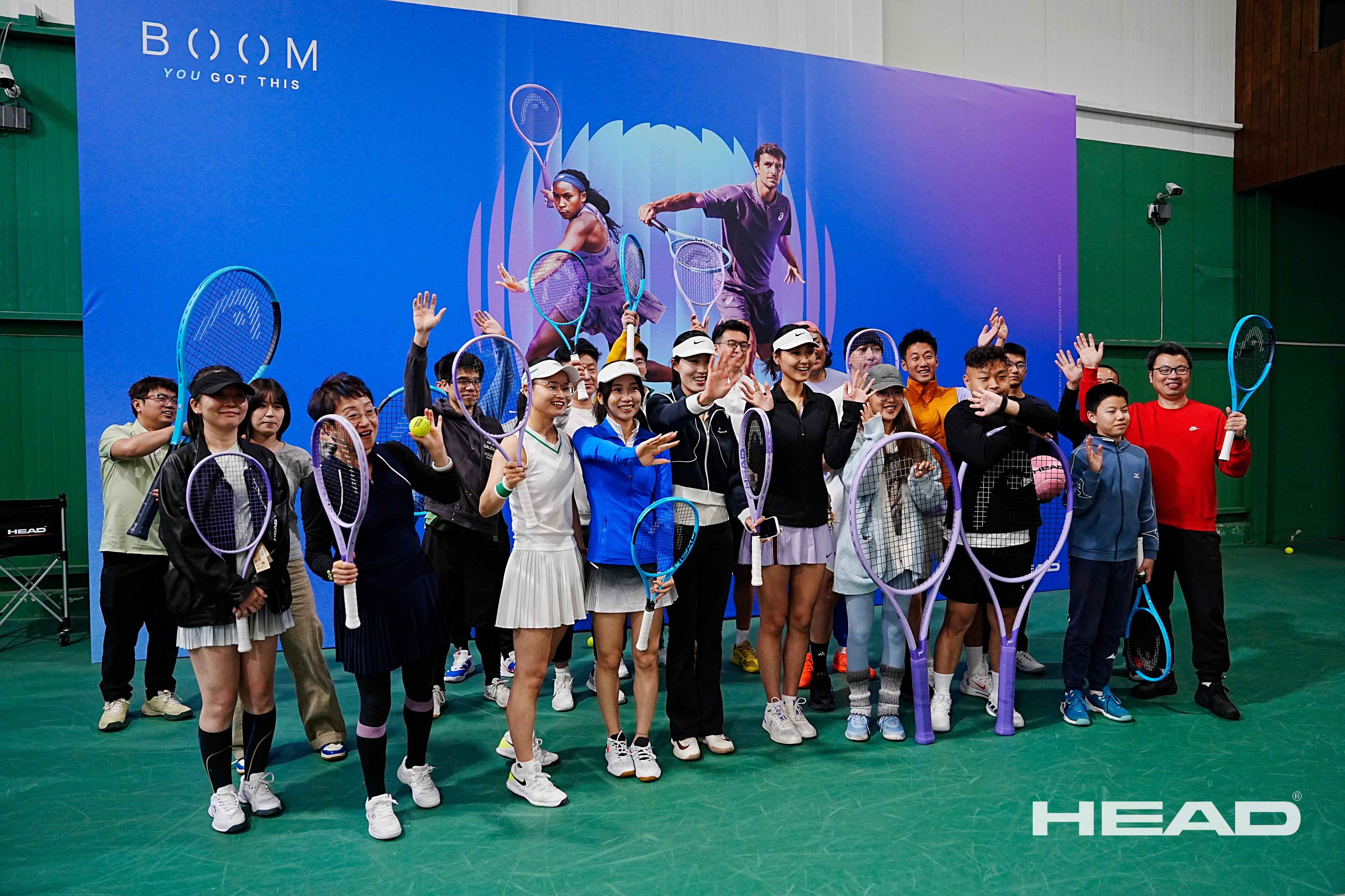 老火携小火同学，参加HEAD球拍的“网球大BOOM炸”活动，有事提前撤了没能赶上