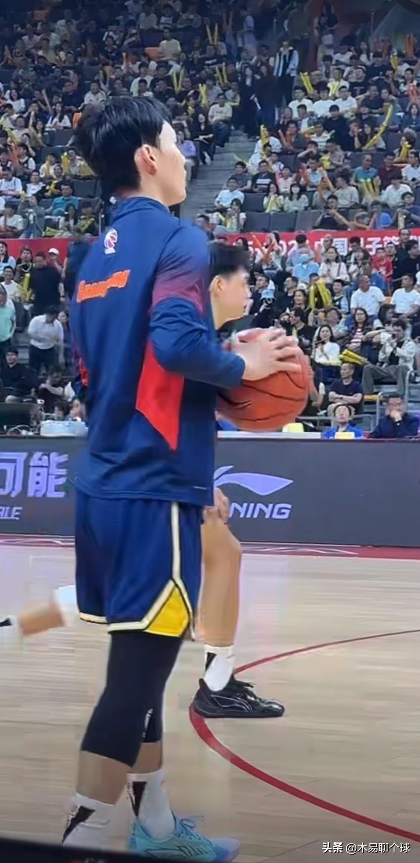 广东男篮即将主场迎战广厦男篮，杜锋该如何调整阵容？
4月4日，广东男篮将在主场迎