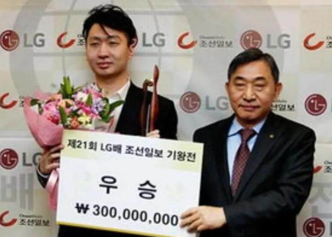 两虎相争~必有一伤


第31届LG杯世界围棋棋王战24强本赛即将于6月9日在韩