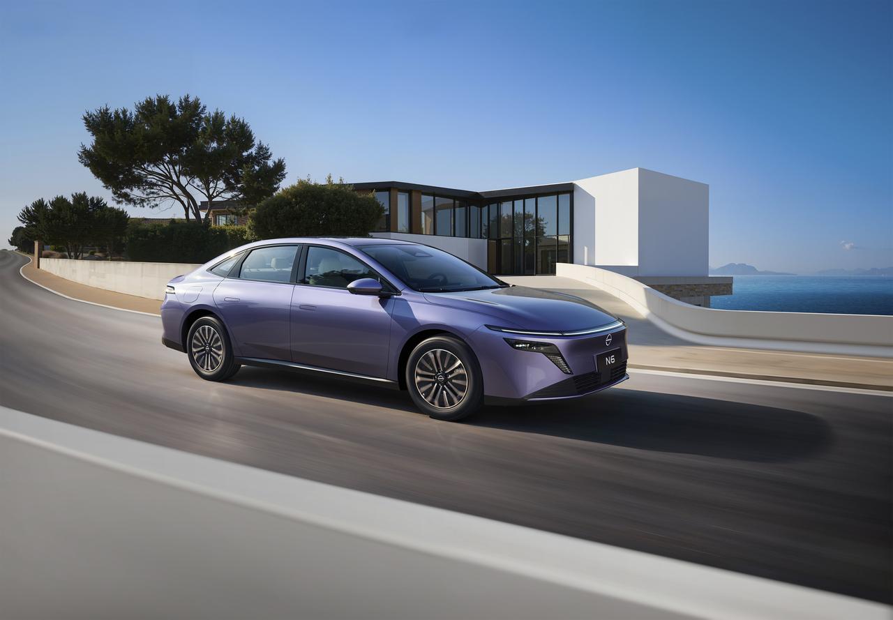 最近跟几个刚买车的朋友聊，发现他们对“智驾”的态度出奇一致：想要，但觉得贵，认为