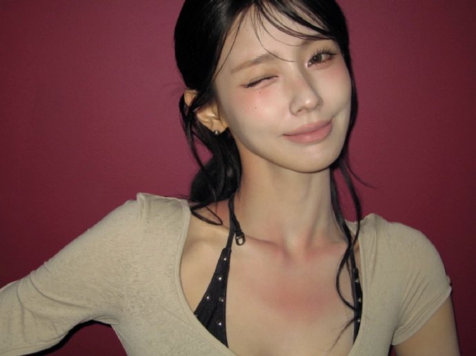 投稿【赵美延】欧尼，我也是女人啊