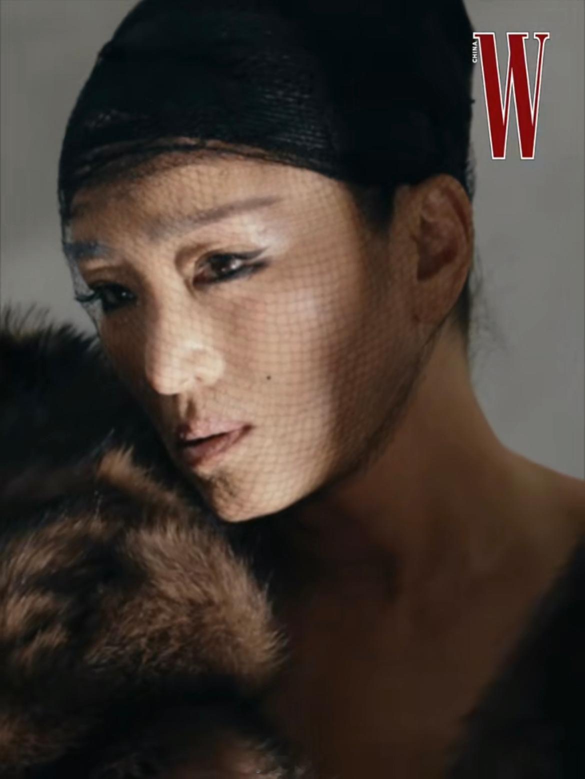 梦回「艺伎回忆录」里的初桃。巩俐W九月刊封面人物 ​​​