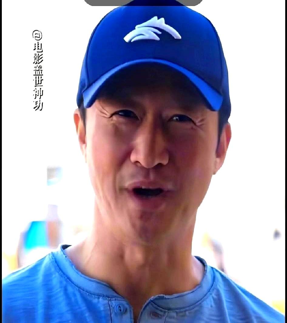 3亿砸给死人，值吗？
 

横店夜里，火把照着1:1台州城墙，2000把真刀寒光