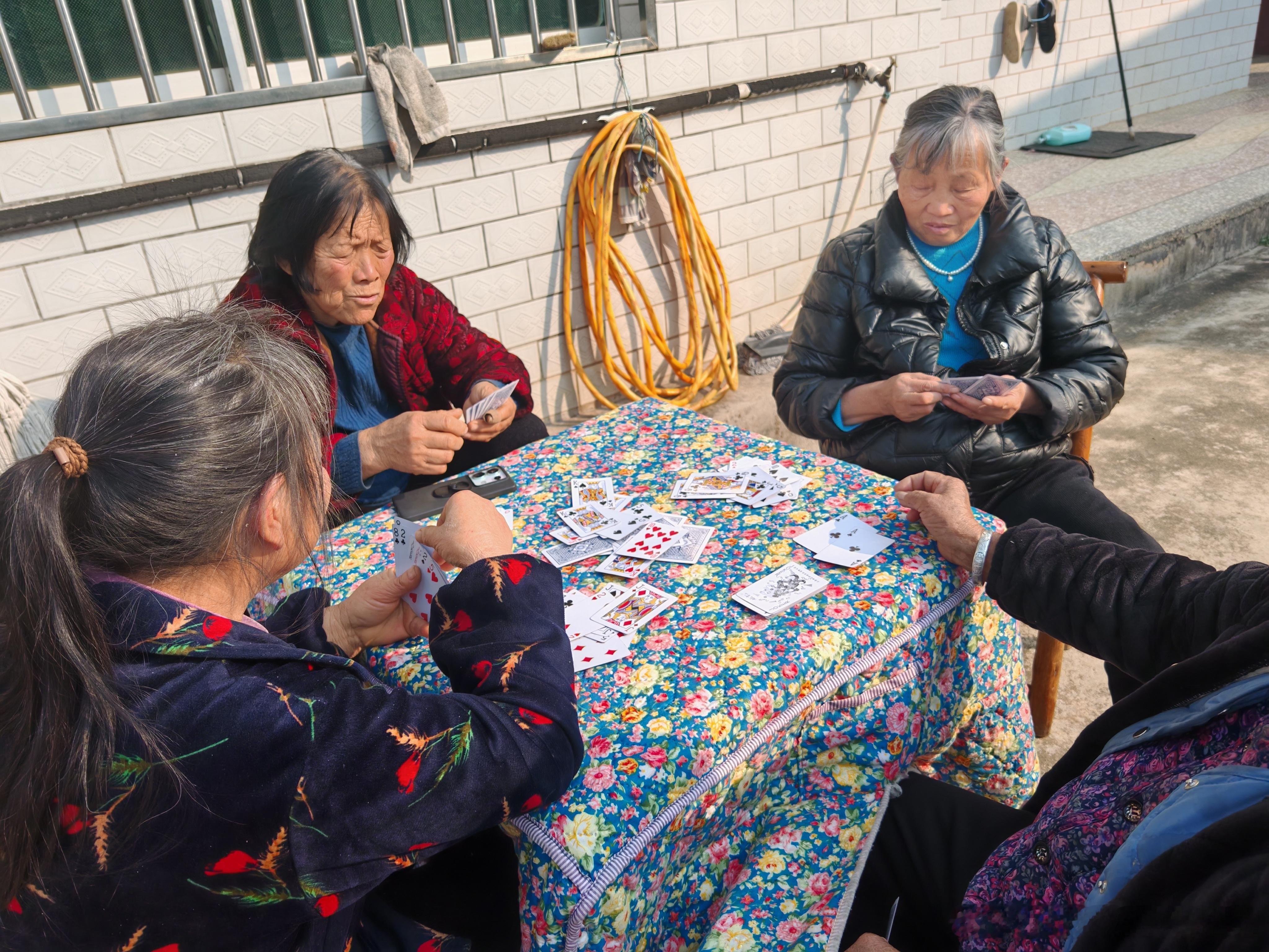 村口老年人活动[doge] 