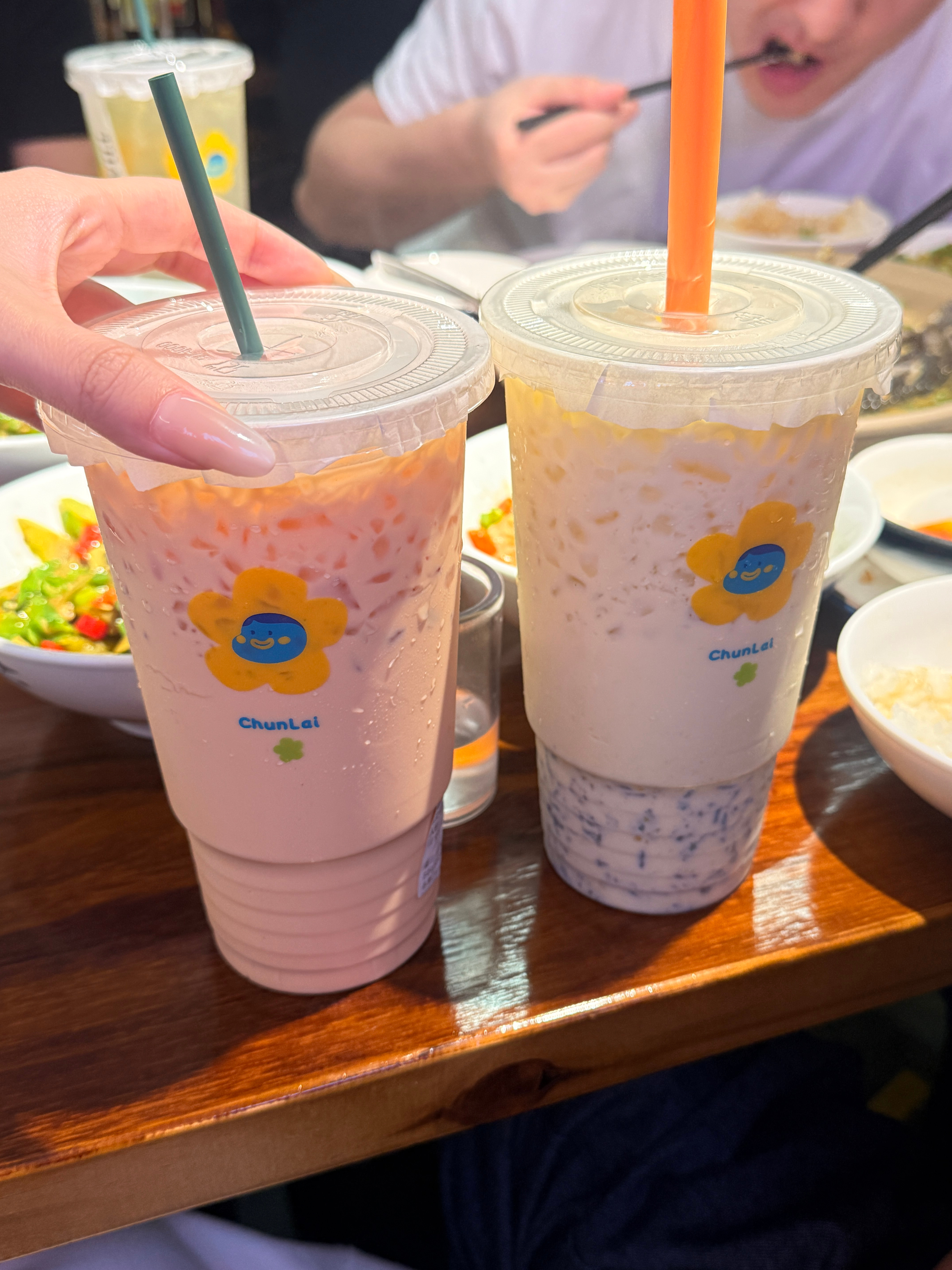 当我因为春莱（图一罪魁祸首 睡不着的一夜先看小狗被毒死视频哭的半鼠然后疯狂购物 