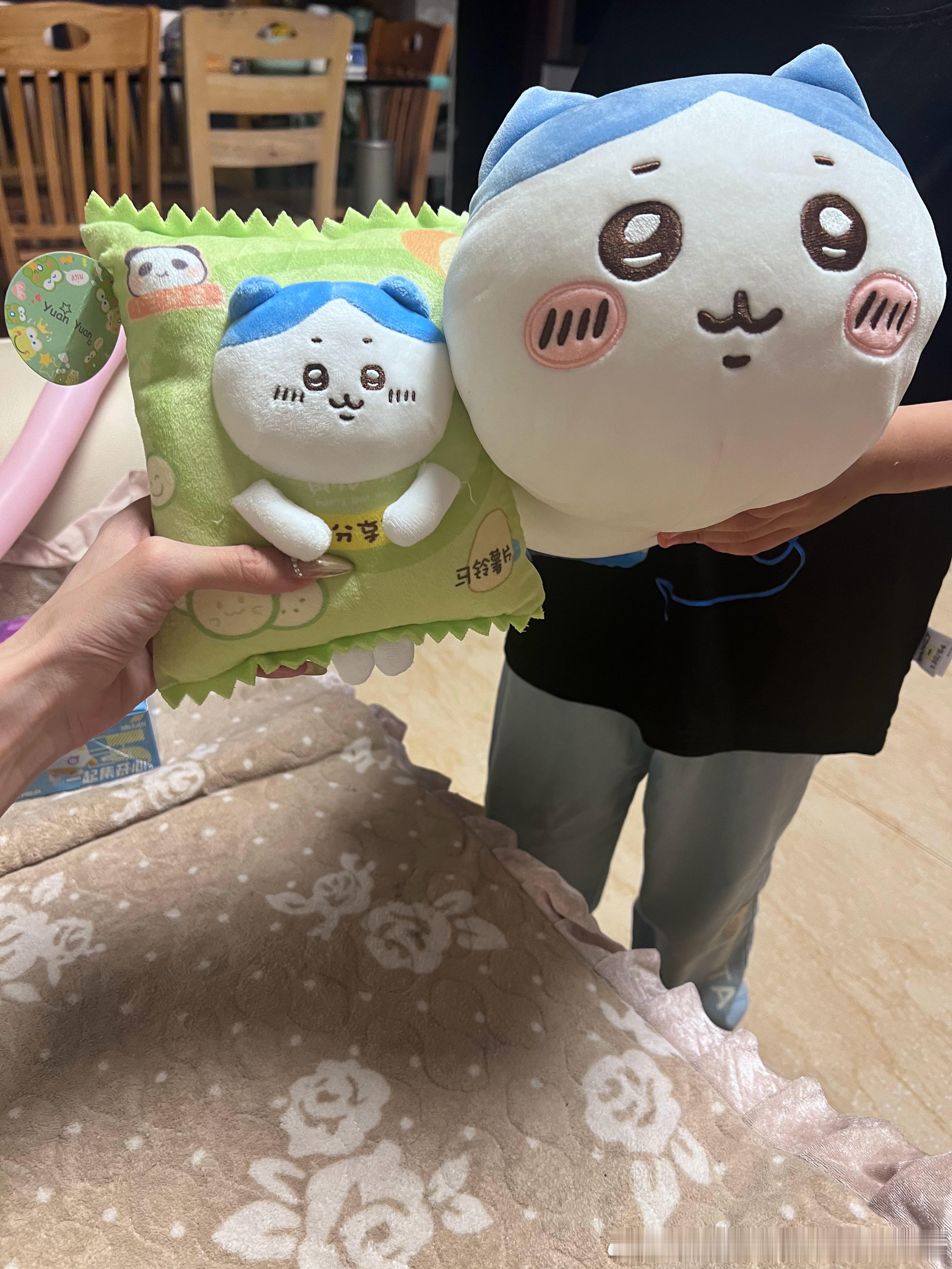 小8吃薯片 肥肥自己夹的小八 ​​​