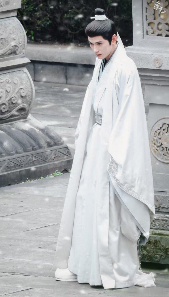 徐正溪萧长卿 徐正溪百花杀 总有一束光的出现会照亮你的春夏秋冬。xzx徐正溪南部