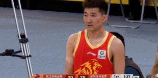 首节深圳以27：22就把卫冕冠军广厦打的稀里哗啦，虽然浙江浙商证券（广厦）客场迎