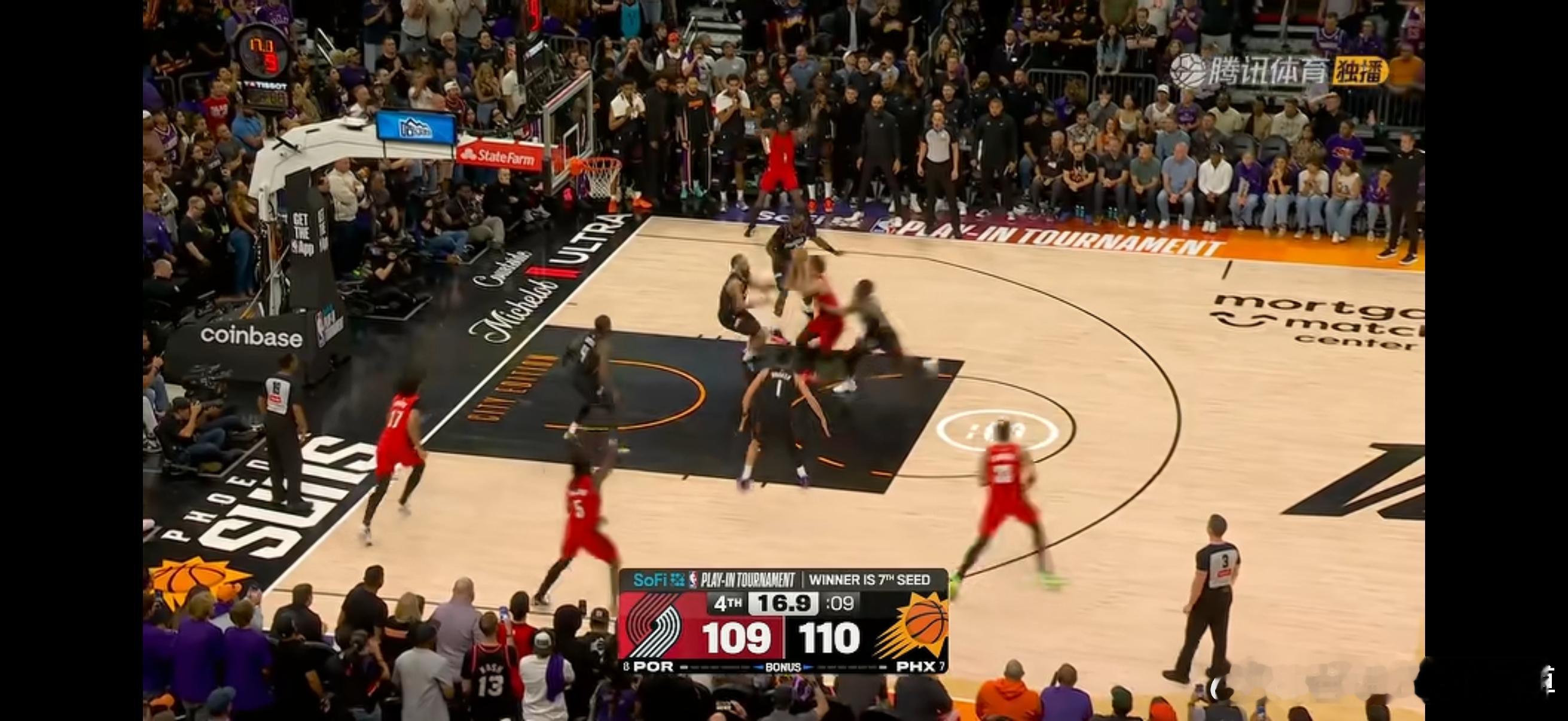 看录像，证实了看直播时的印象：太阳并没有像很多球队那样，死掐阿夫迪亚的右手，逼他