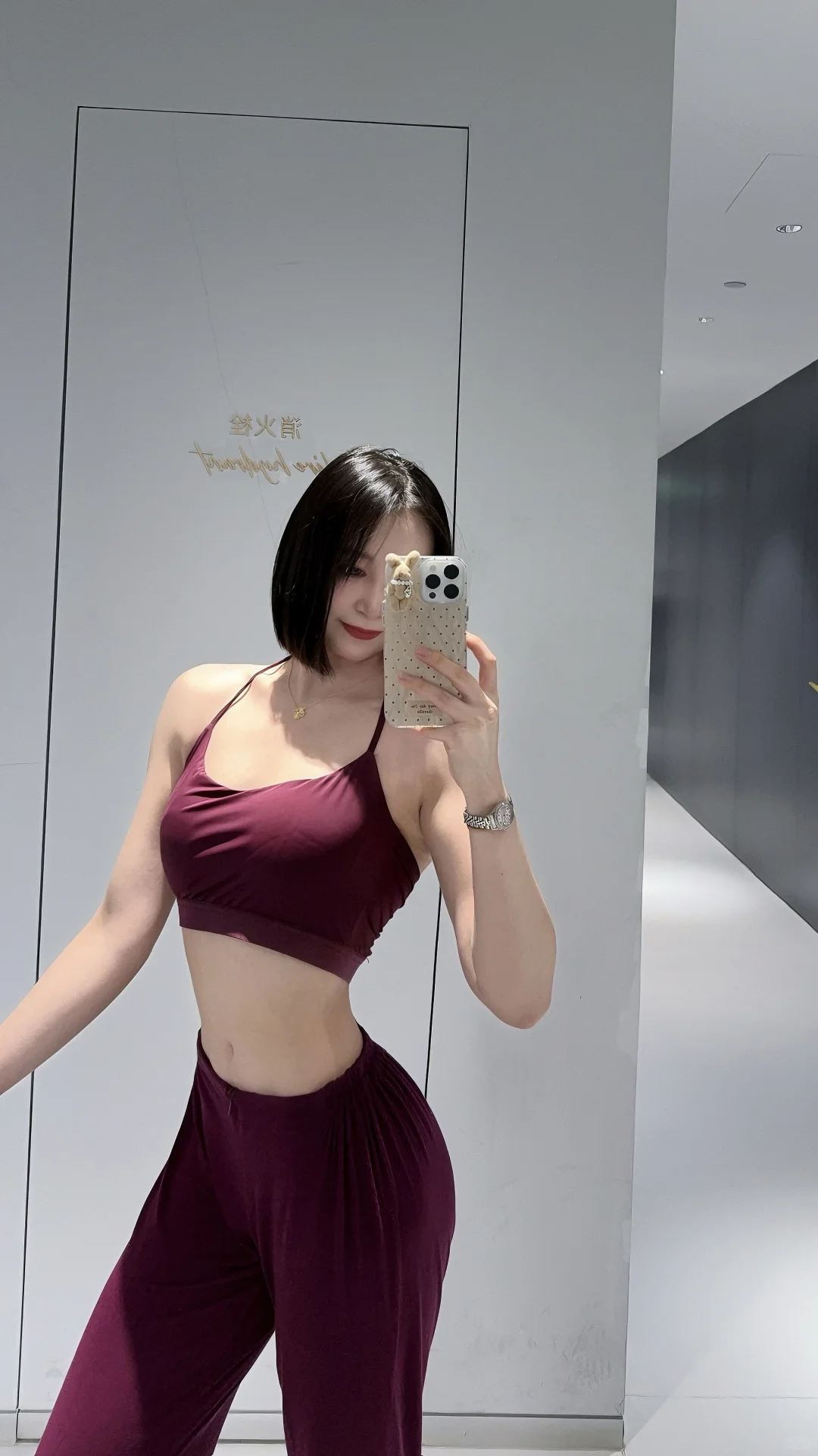 变身家庭煮妇做清晨的粥