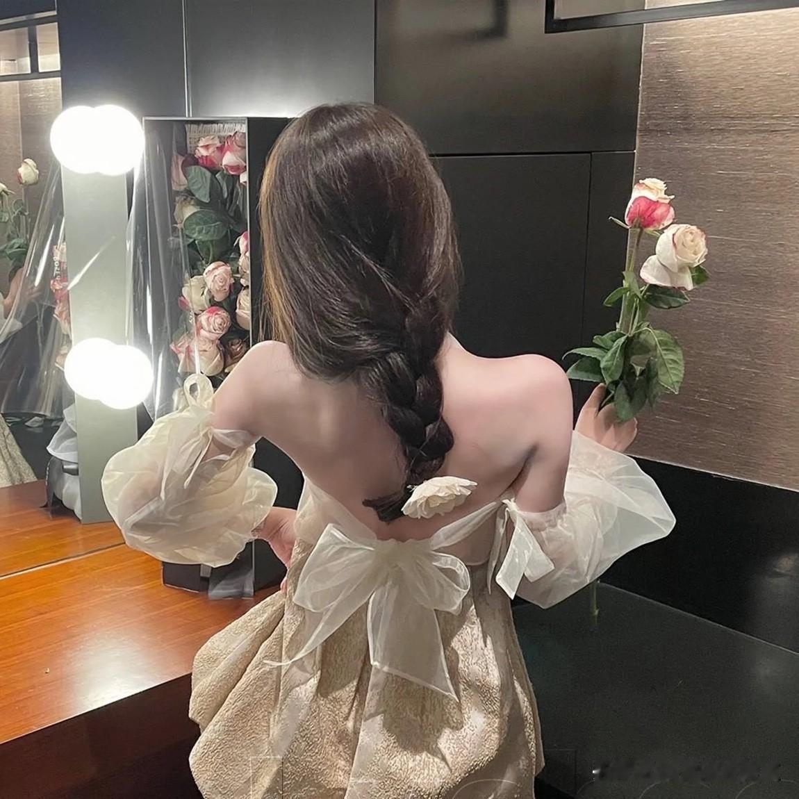 有人问：男人爱你，他会不找你吗？

我的回答是：爱你自然会找你，爱是藏不住的，那