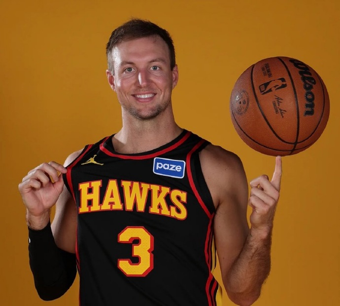 湖人老鹰交易——肯纳德=文森特+32年次轮：肯纳德是成名已久的神射手，射术恐怖尤