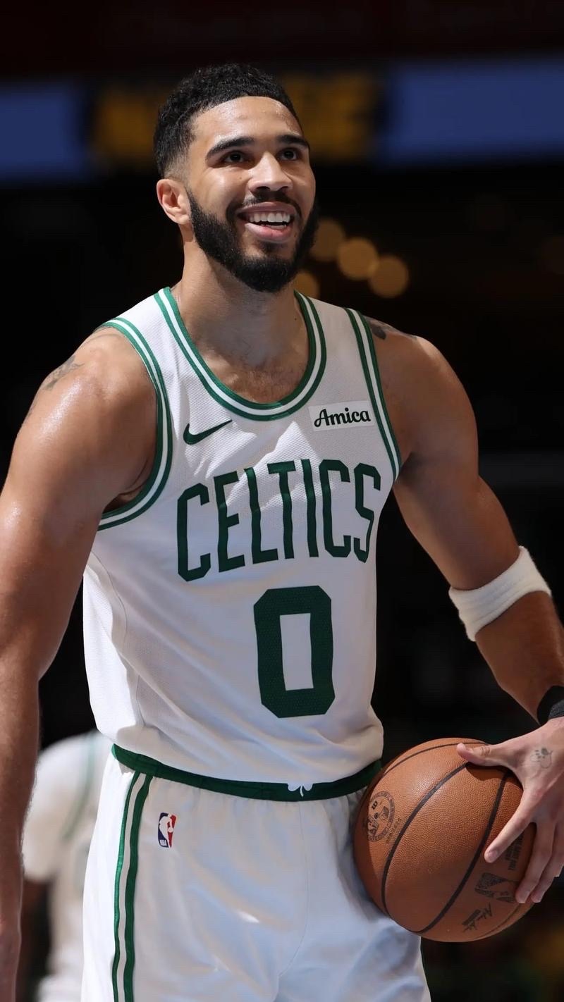 绿凯交易来武切维奇他们在东部战绩前3 现在又补强了内线问题这说明塔图姆这赛季是打