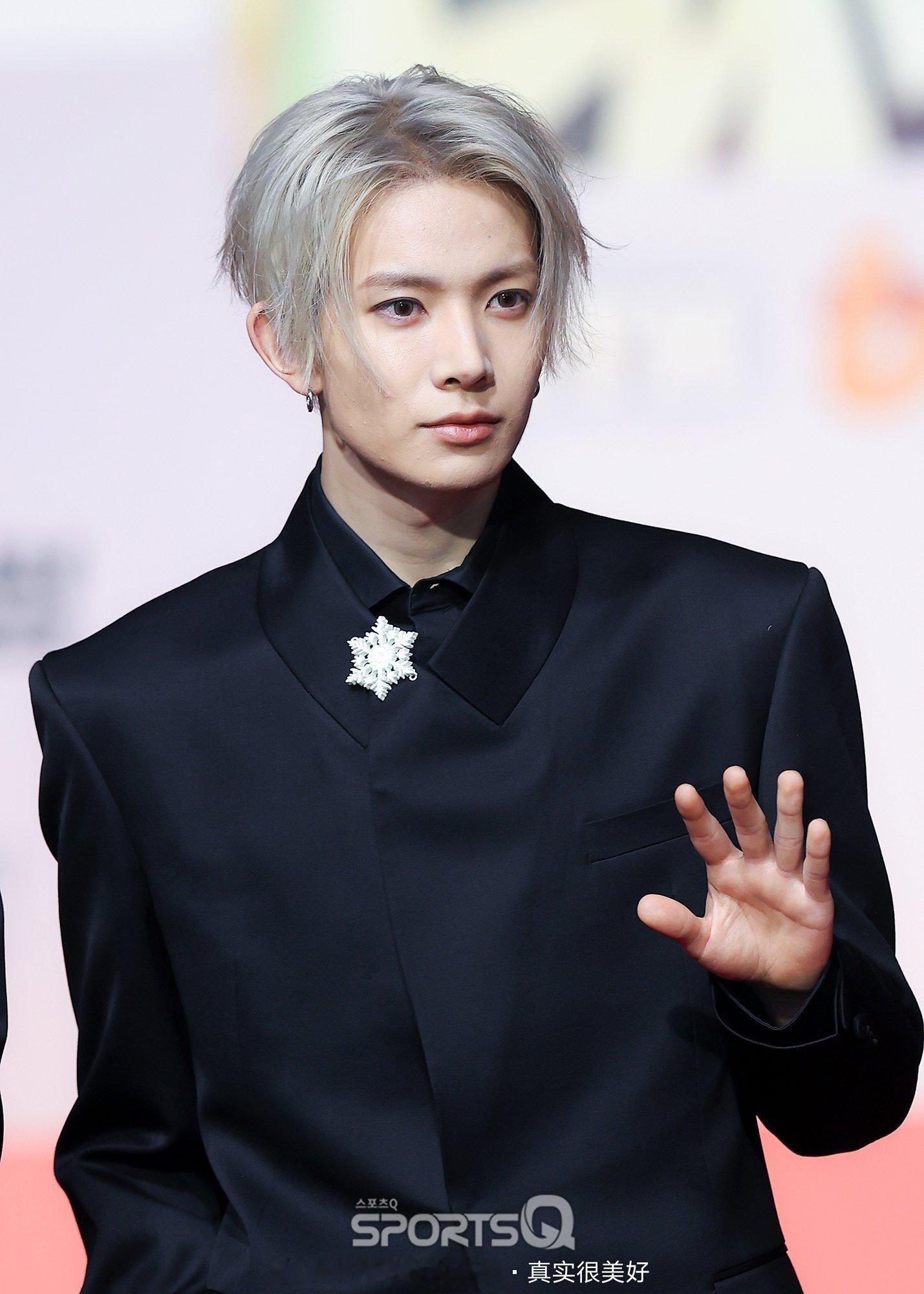 ENHYPEN李羲承、朴成训、沈载伦Jake、梁祯元、金善禹、西村力Niki、朴