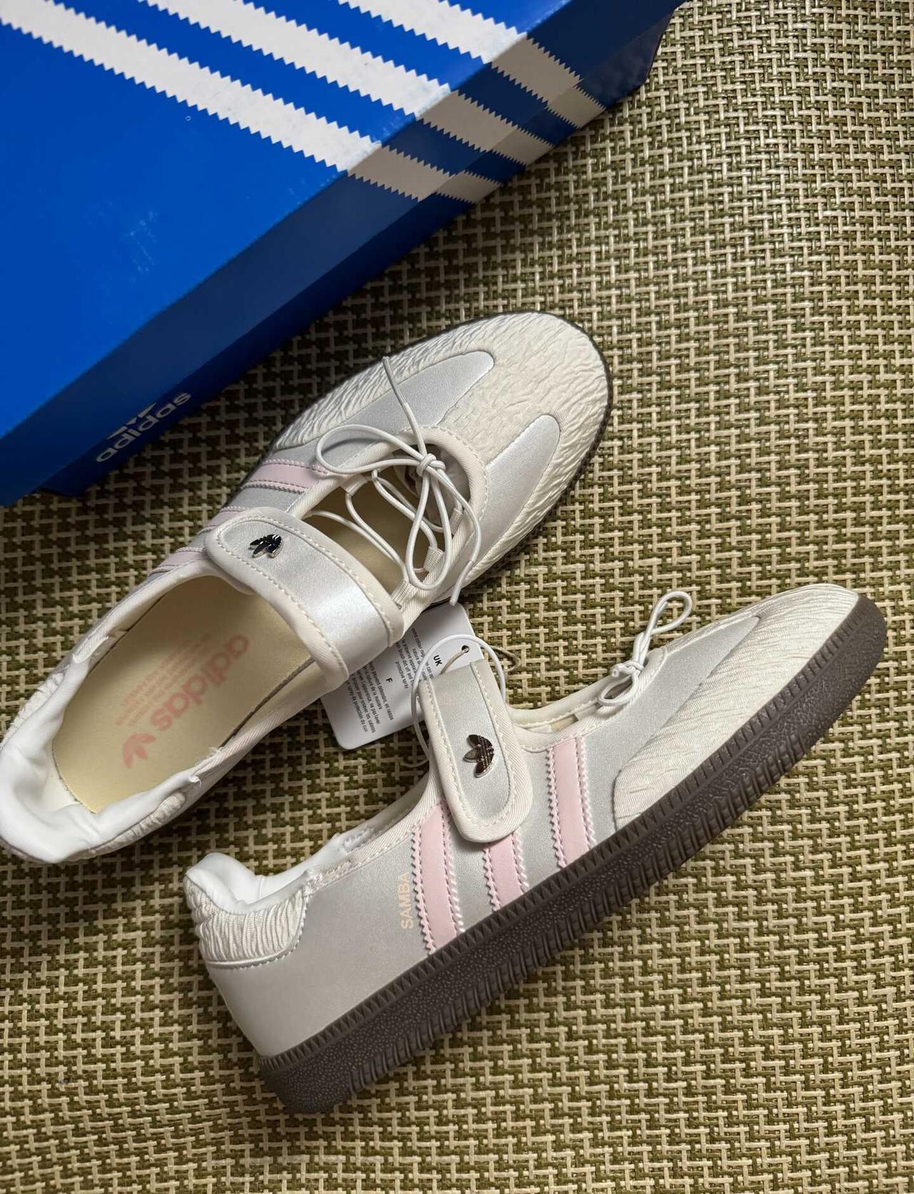 甜酷女孩必入！Adidas Samba Jane玛丽珍开箱
终于入手了心心念念的