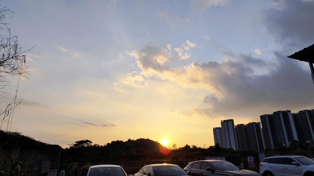 分享一张自然风景照片夕阳无限好，只是近黄昏！