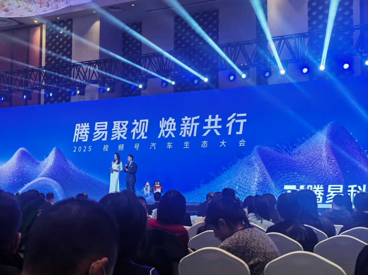 【李彦宏人民日报发文，AI内化不止是用技术，更是重构企业组织能力】
11月20日