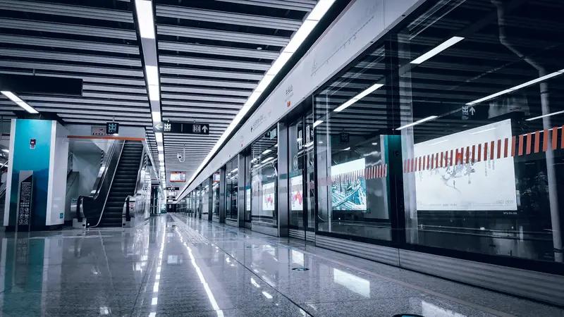 哎哟喂，这一晚上睡得比赶集还累！

梦见赶医院，公交车愣是没坐上，地铁倒是老实坐