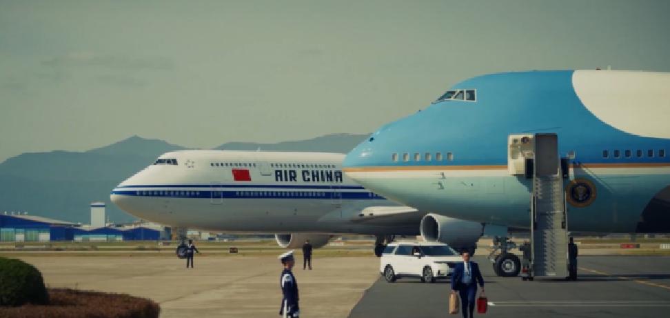 就在刚刚
 
美国方面突然公开了一支短片，展示中美在釜山会面的一段画面，开头是两