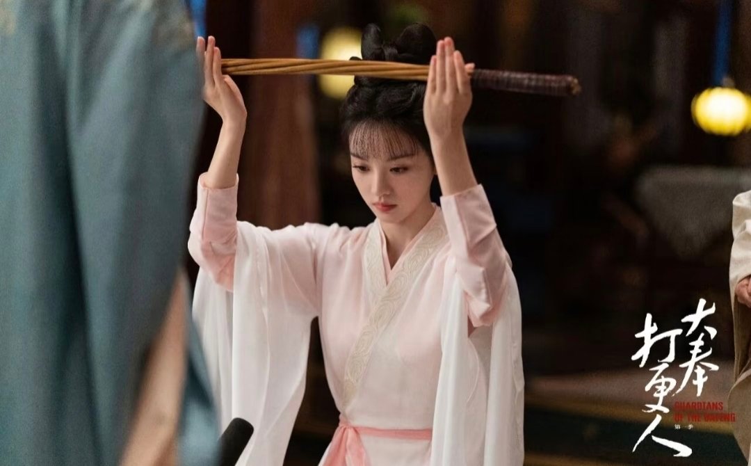 大奉打更人中许七安到底是爱临安还是慕南枝？ 