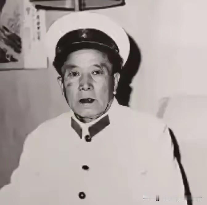 1967年春季一趟往返昆明与红河州的绿皮客运列车里，省公安厅下放基层的干部曹显政