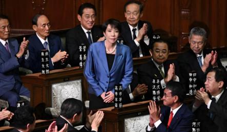 日本这次被逼急了，高市早苗在短时间内拟定了一份临时预算，并且直接提交给国会，希望